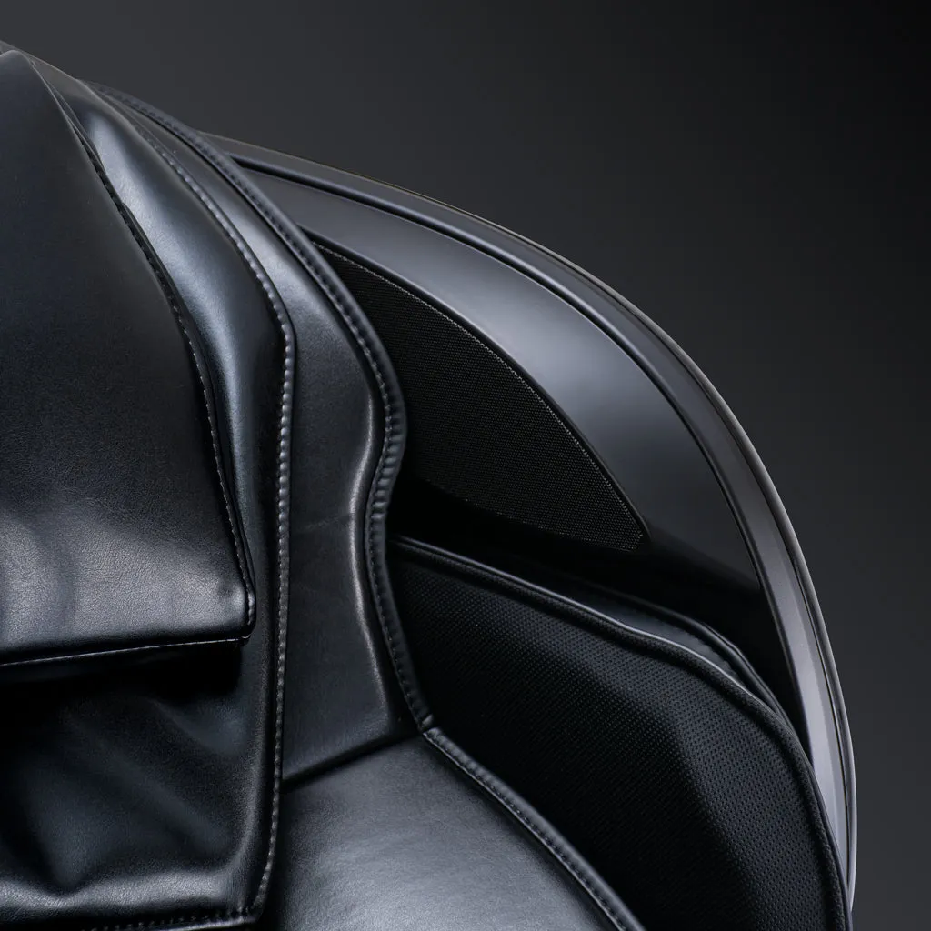 Qi™ XE Pro Massage Chair in Platinum