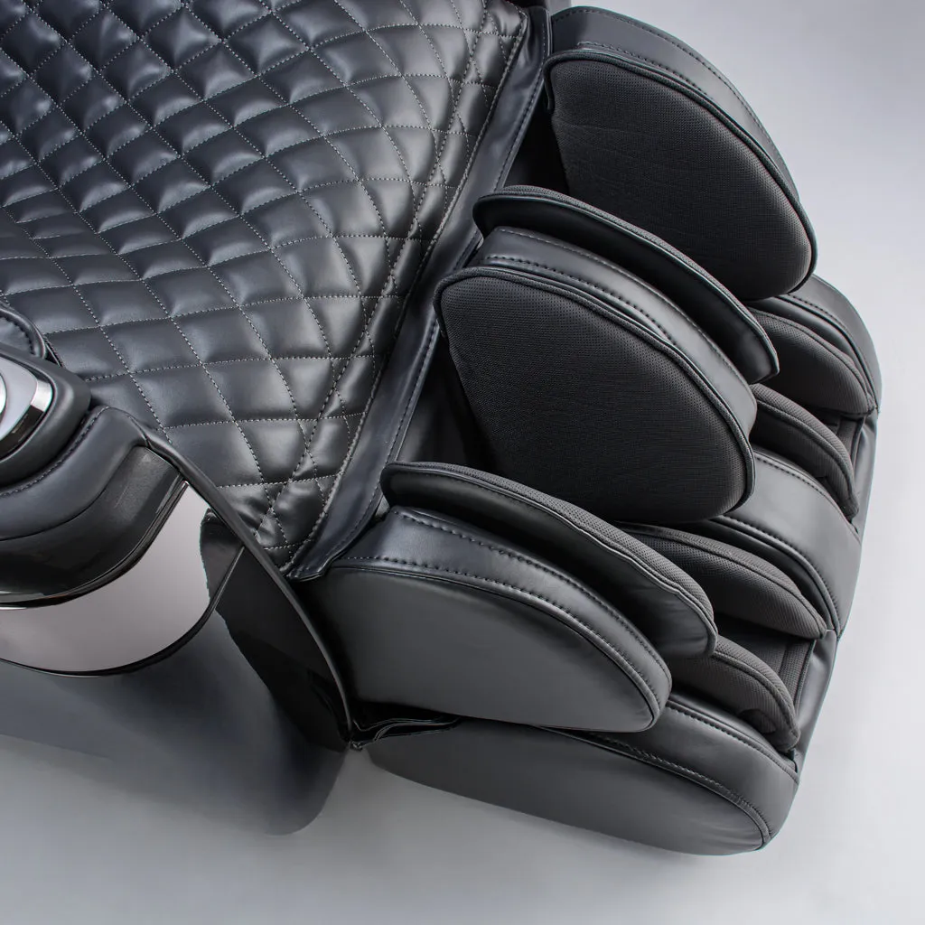 Qi™ XE Pro Massage Chair in Platinum