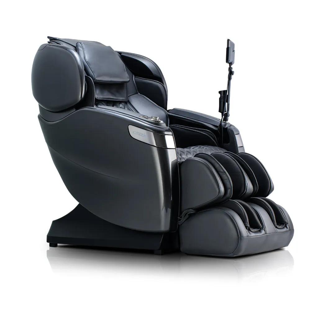 Qi™ XE Pro Massage Chair in Platinum